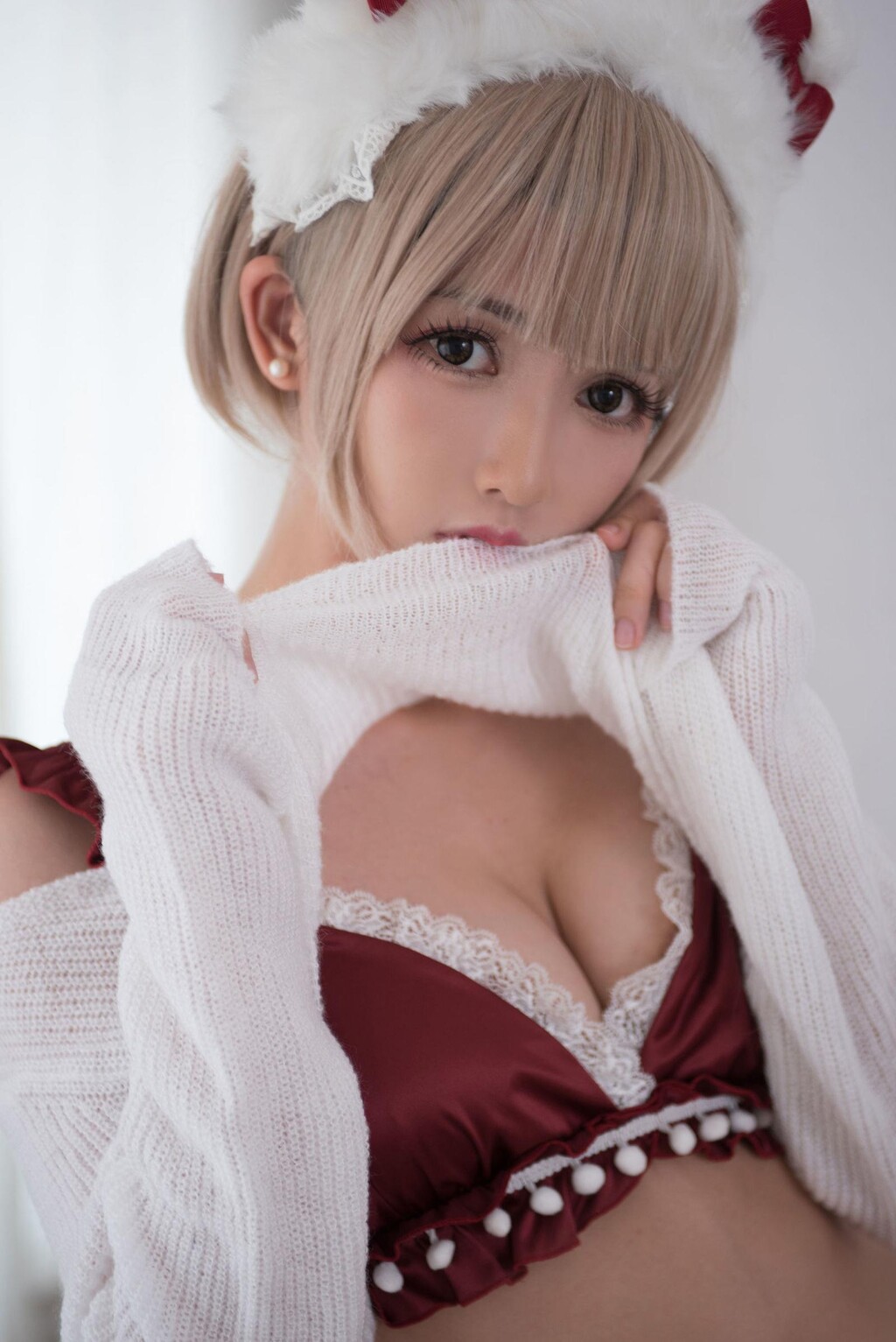 [CosPlay美女]鳗鱼霏儿-兽耳圣诞白网袜写真套图[18P]第1页 作者:Publisher 帖子ID:209904 TAG:唯美图片,唯美清純,2048核基地